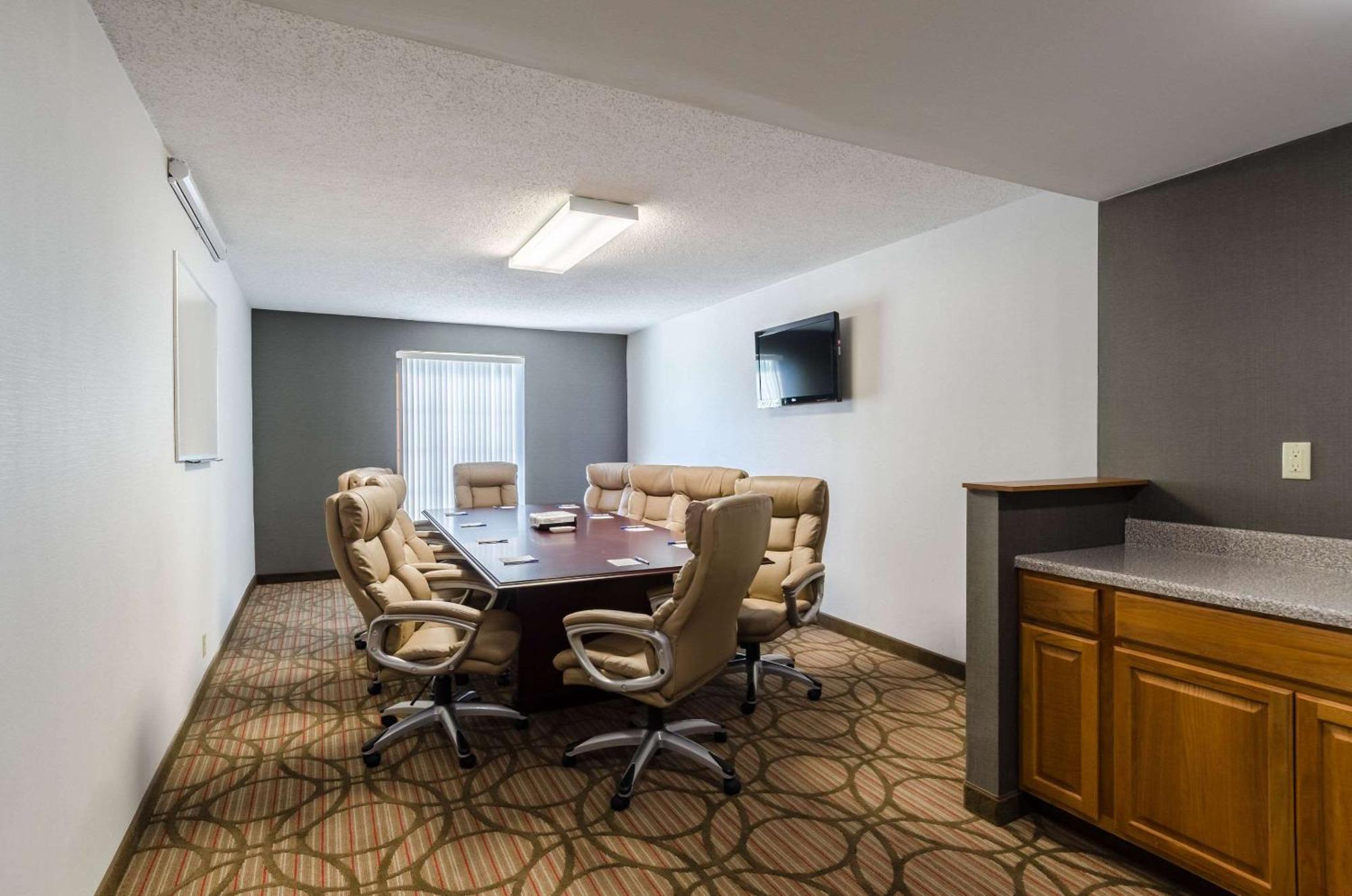 Comfort Inn Randolph-Boston Bagian luar foto