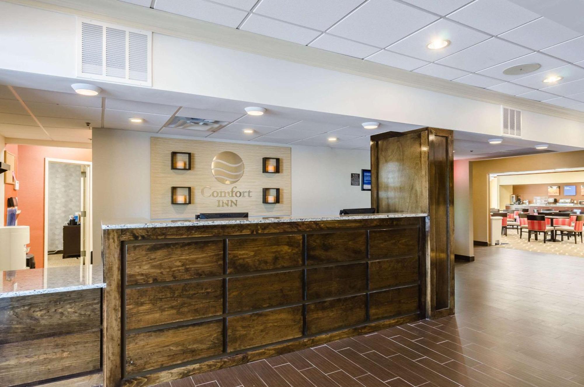 Comfort Inn Randolph-Boston Bagian luar foto